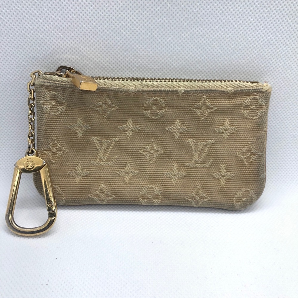 100% Authentic Louis Vuitton Beige  Cles KeyPouch